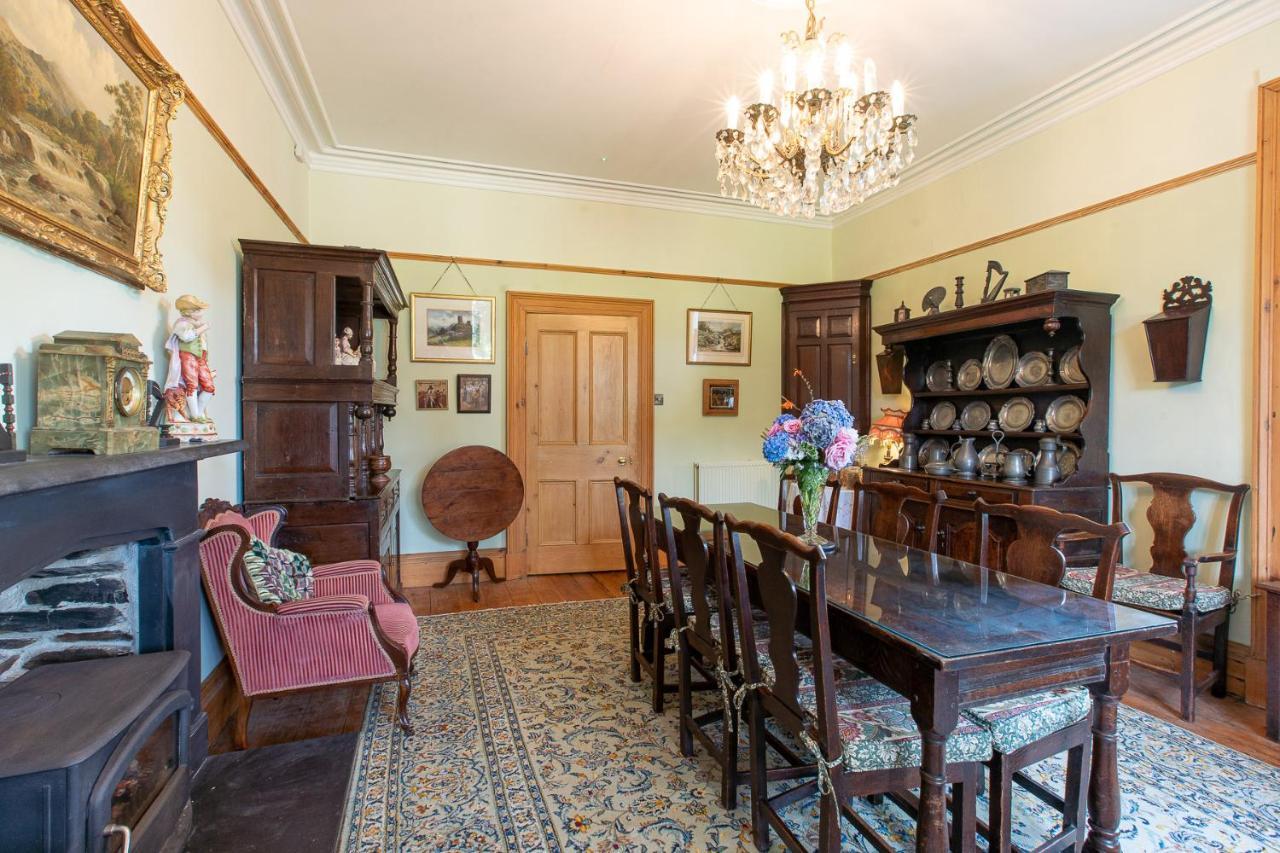 Taldraeth - Old Vicarage Guest House Penrhyndeudreath Eksteriør billede